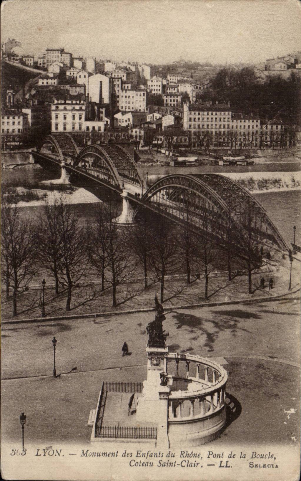 CPA Lyon Monument of the children of the Rhone Bridge of the loop Slope Saint Clear