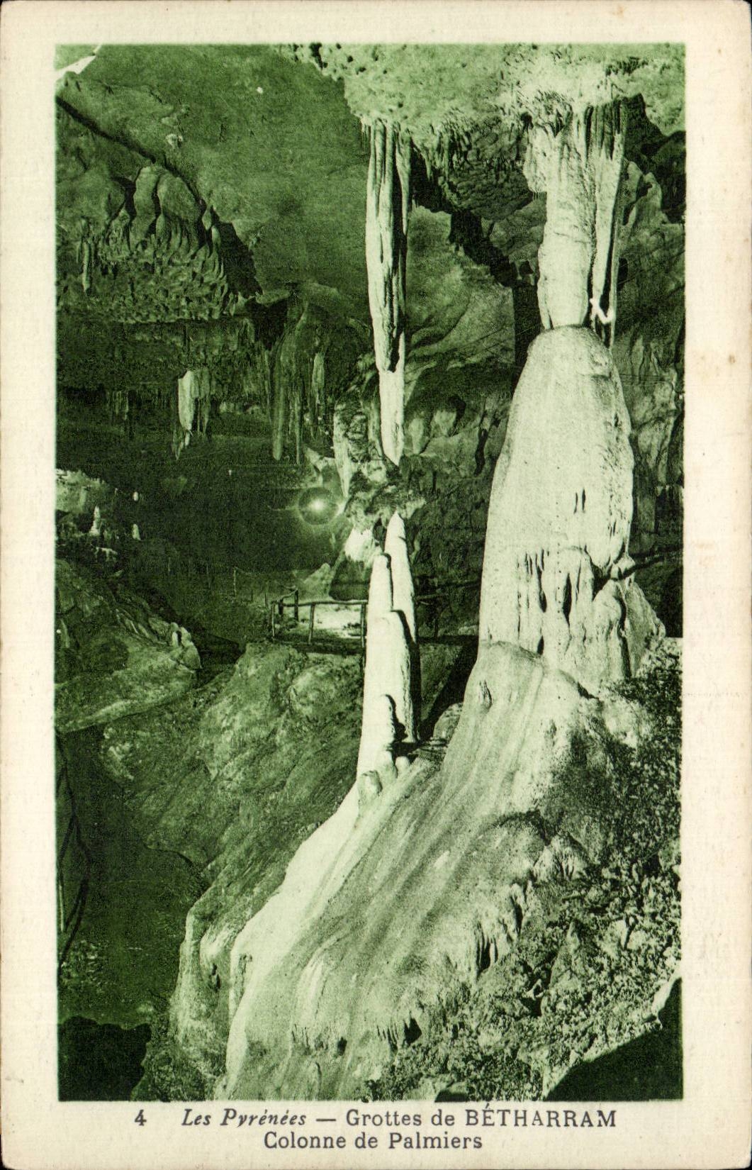 CPA Caves of Betharram Column of palm trees