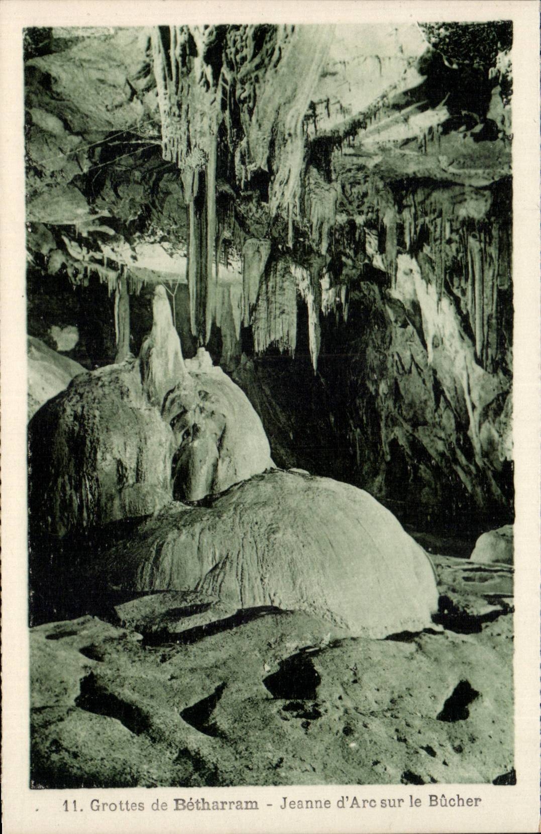 CPA Caves of Betharram Jeanne arc on roughing-hew it