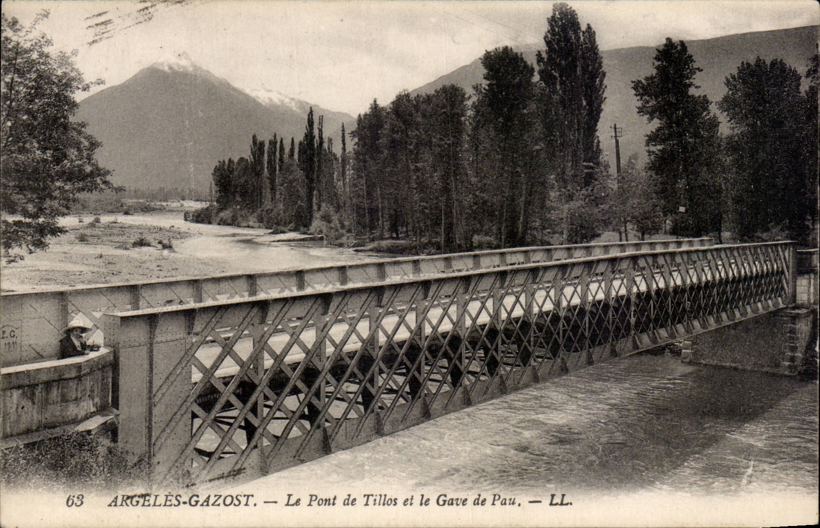 CPA Argeles Gazost the bridge of Tillos and Gave of Pau