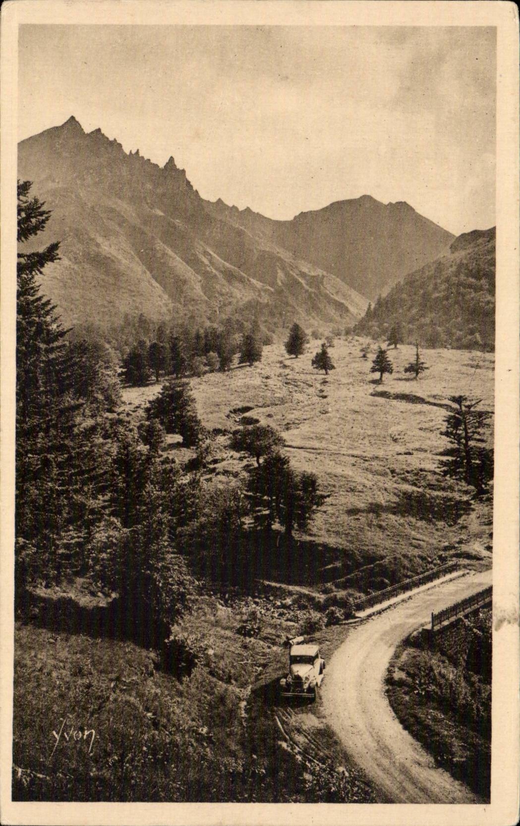 CPA Environs of the Mount Gilds the valley hell and the needles of the devil