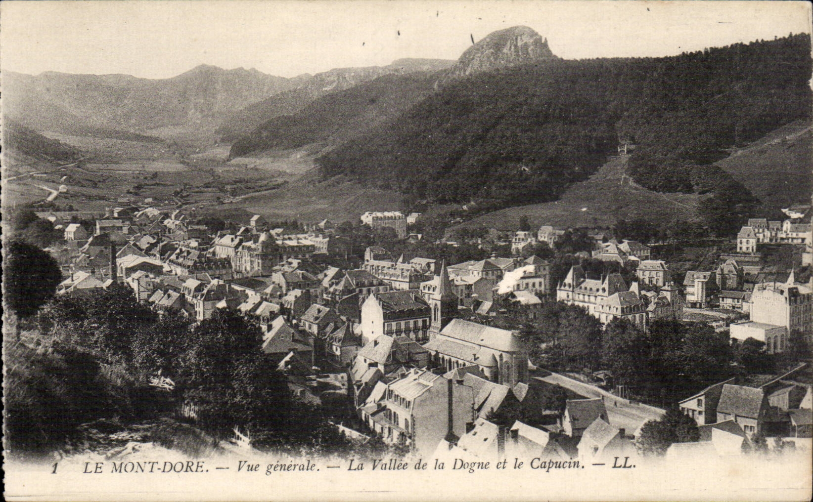 CPA the Mount View Gilds the valley of Dogne and the capuchin