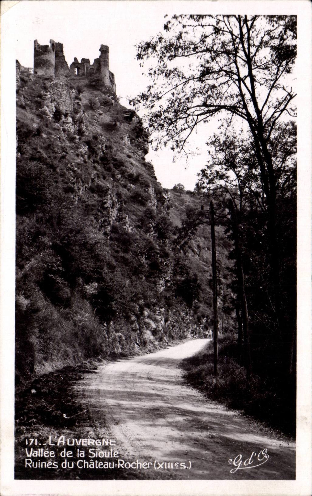 CPA Auvergne Valley of Sioule Ruins of the Castle rock