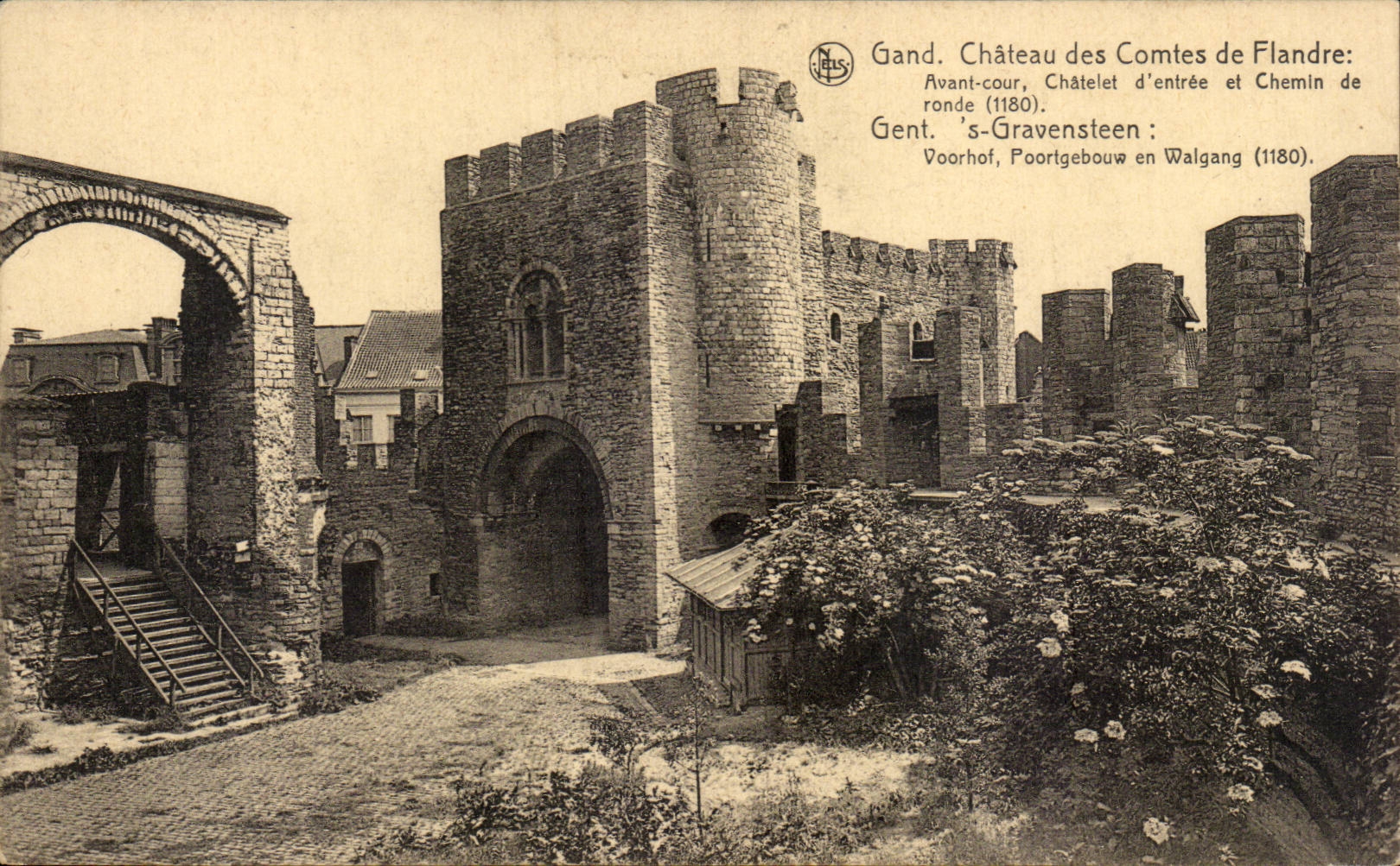 CPA Ghent Castle of the counts de Flandre Before Chatelet court and covered way