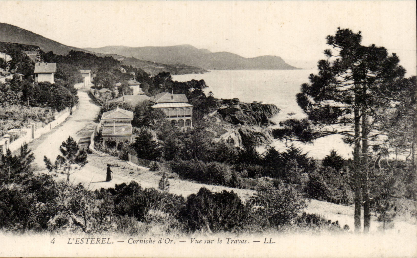 CPA L Esterel Corniche d or Vue sur le Trayas