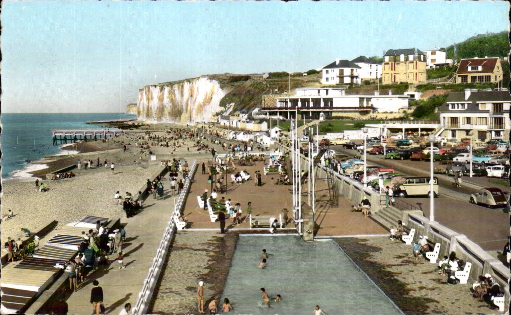 Weak Roses - the Beach - CPA