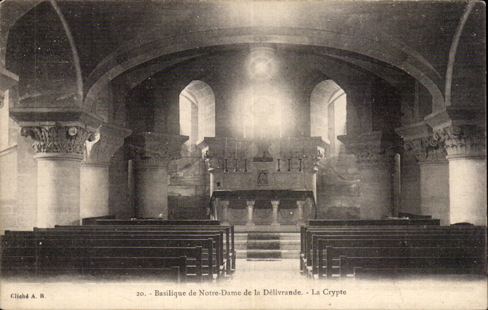 Delivrande - Notre Dame Basilica - the Crypt - CPA