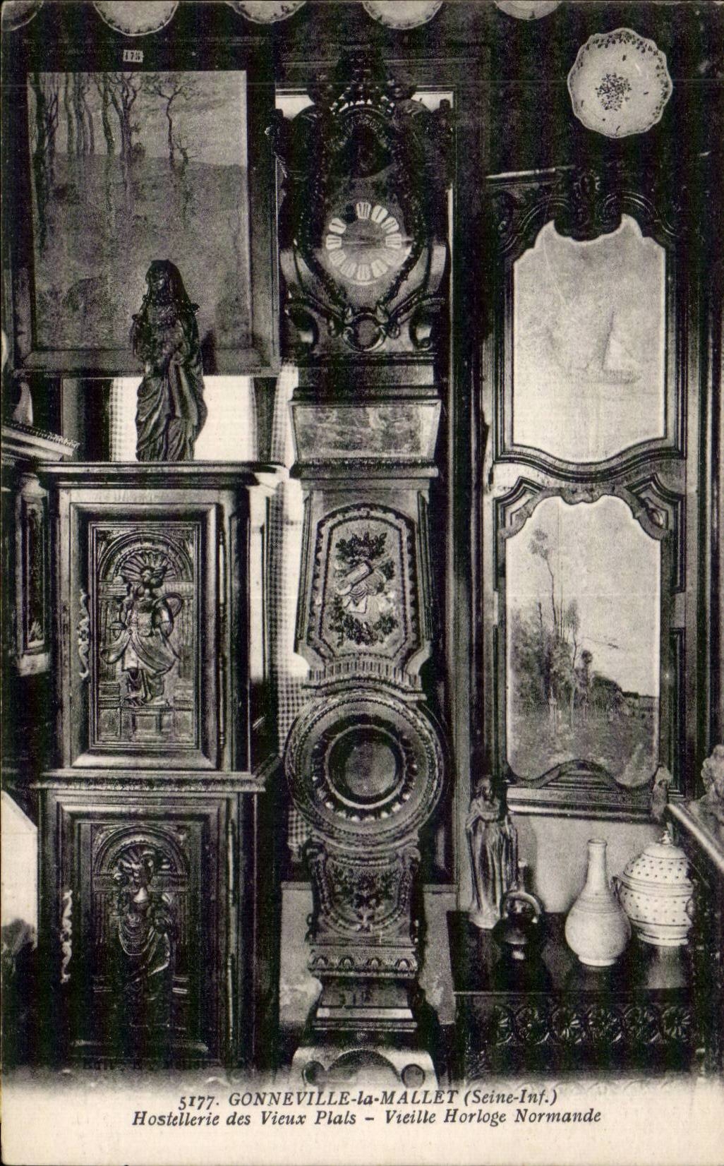 Gonnevile Mallet - Fashionable country inn of the Old Dishes - Old woman Grandfather clock - CPA