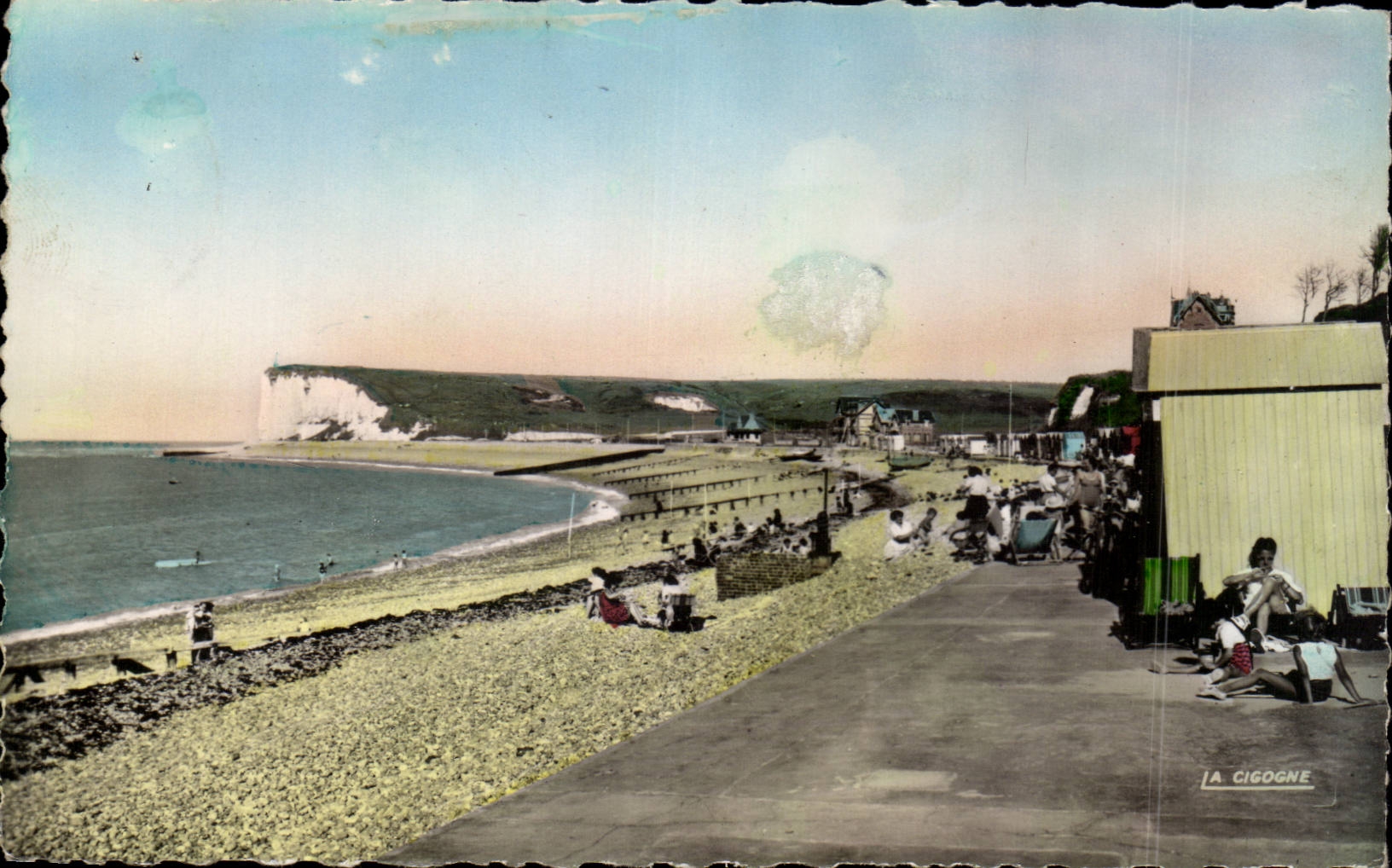 Veulettes - the Beach and Cliff Upstream - CPA