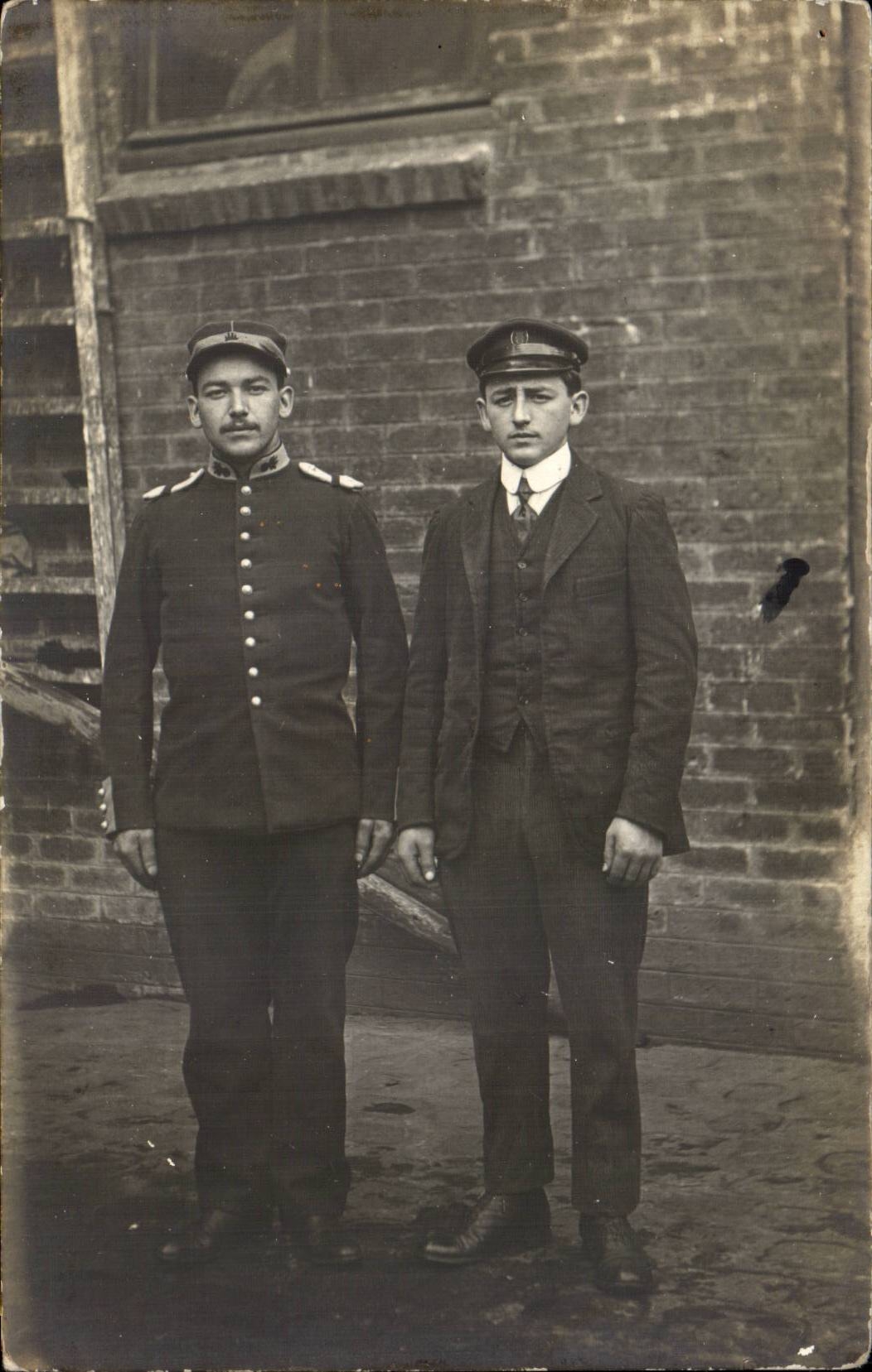 Real photo Militaria Soldiers