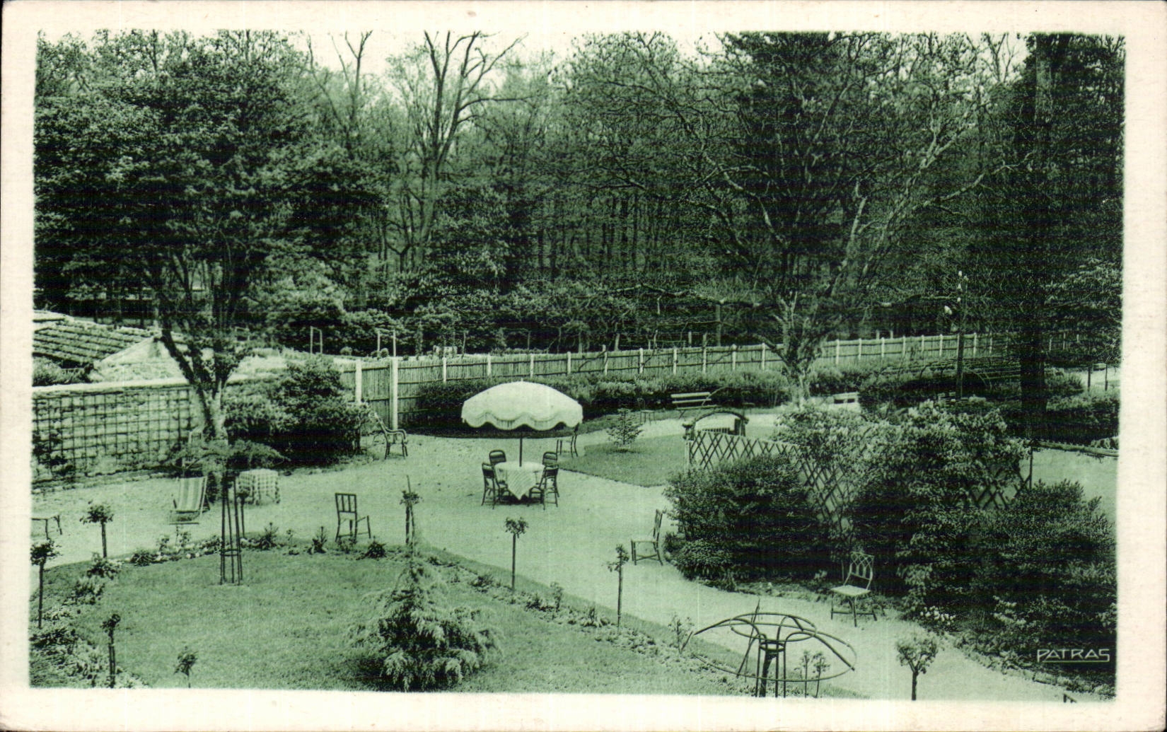 CPA Barbizon pleiads a corner of the park seen of the windows of hotel