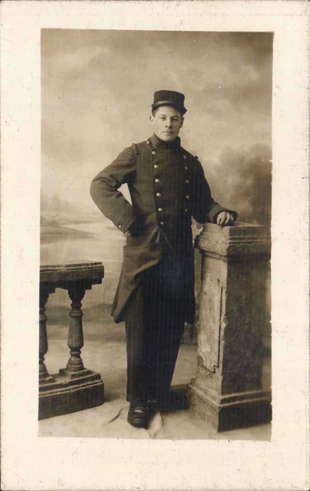 Real photo Vernon Militaria Soldier 1915 Family Gourny Prichet