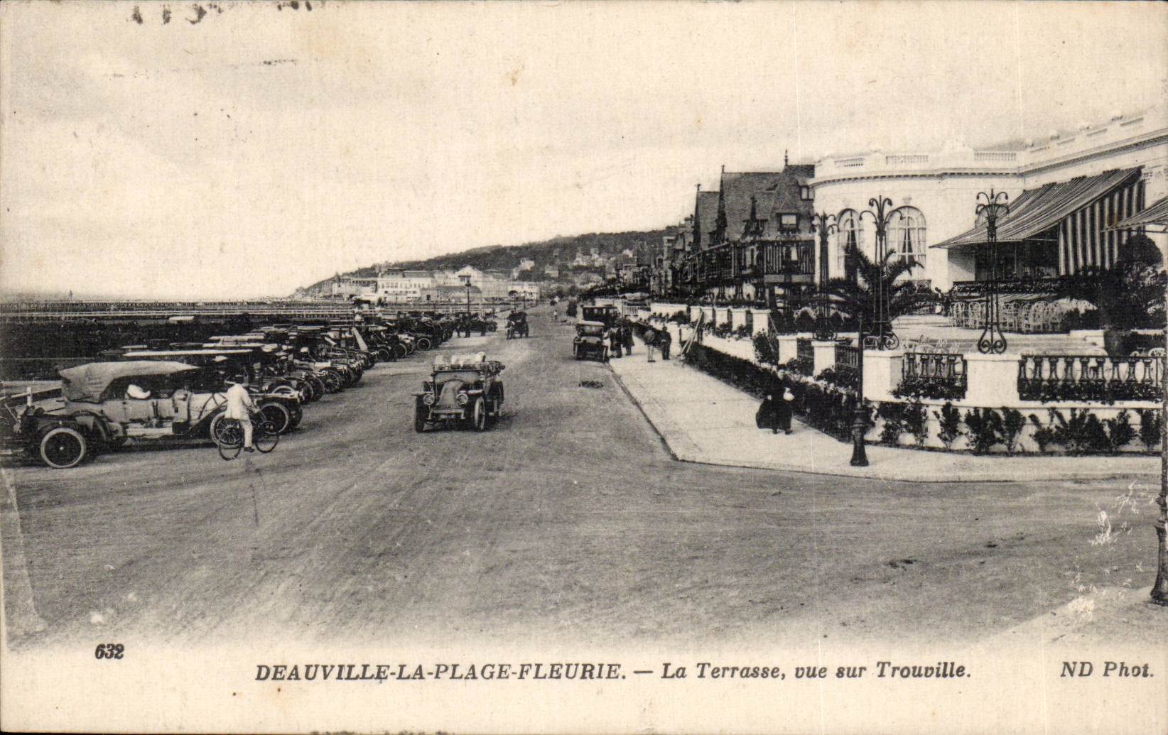 Deauville - the Flowered Beach - the Terrace - CPA
