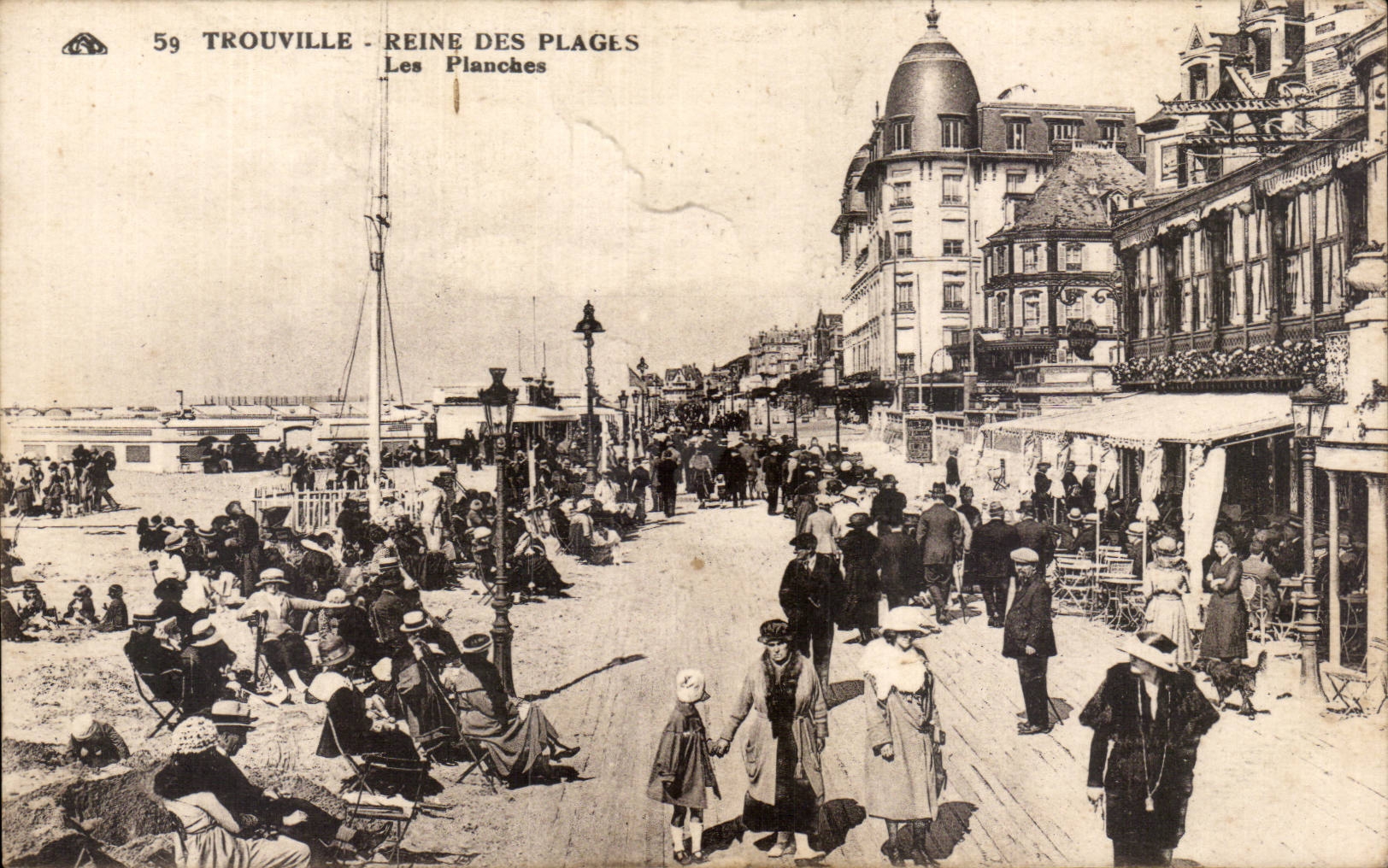 Trouville - Queen of the Beaches - Boards - CPA