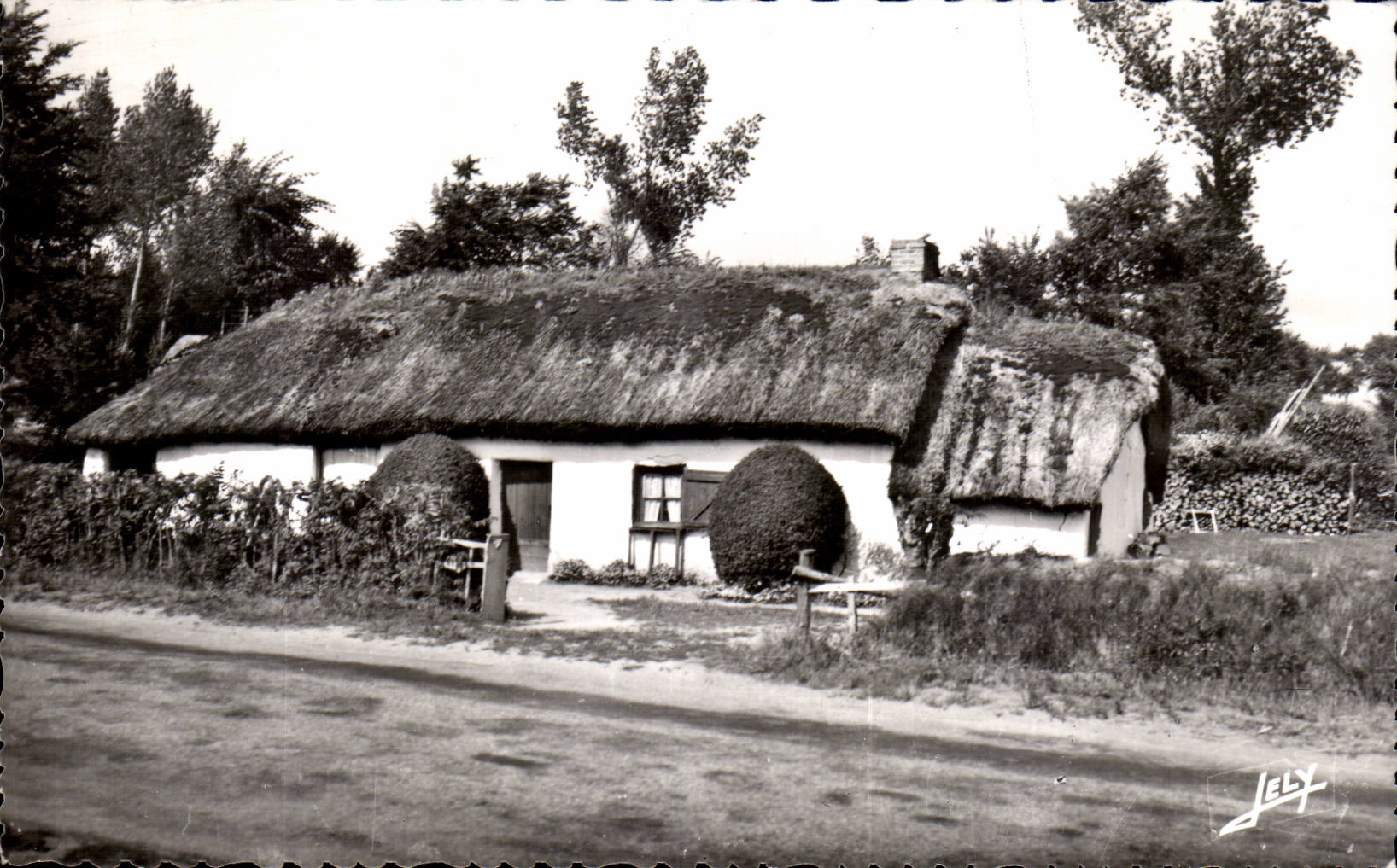 Con el pais de montajes - uno del ultimo de Bourines - CPA