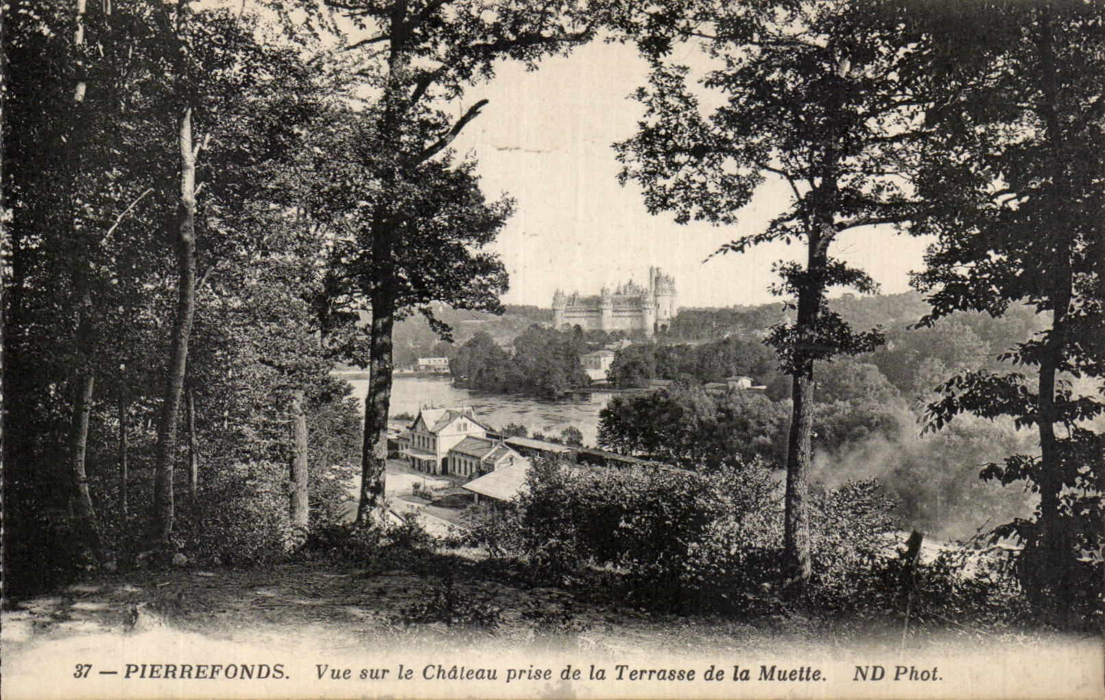 Pierrefonds - vista en el castillo - CPA