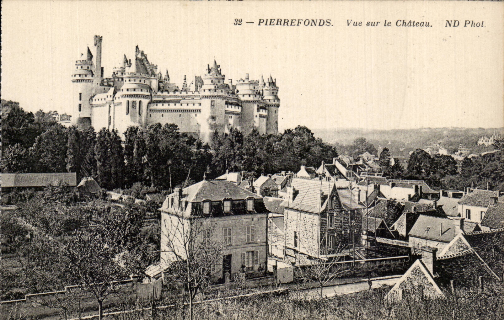 Pierrefonds - vista en el castillo - CPA