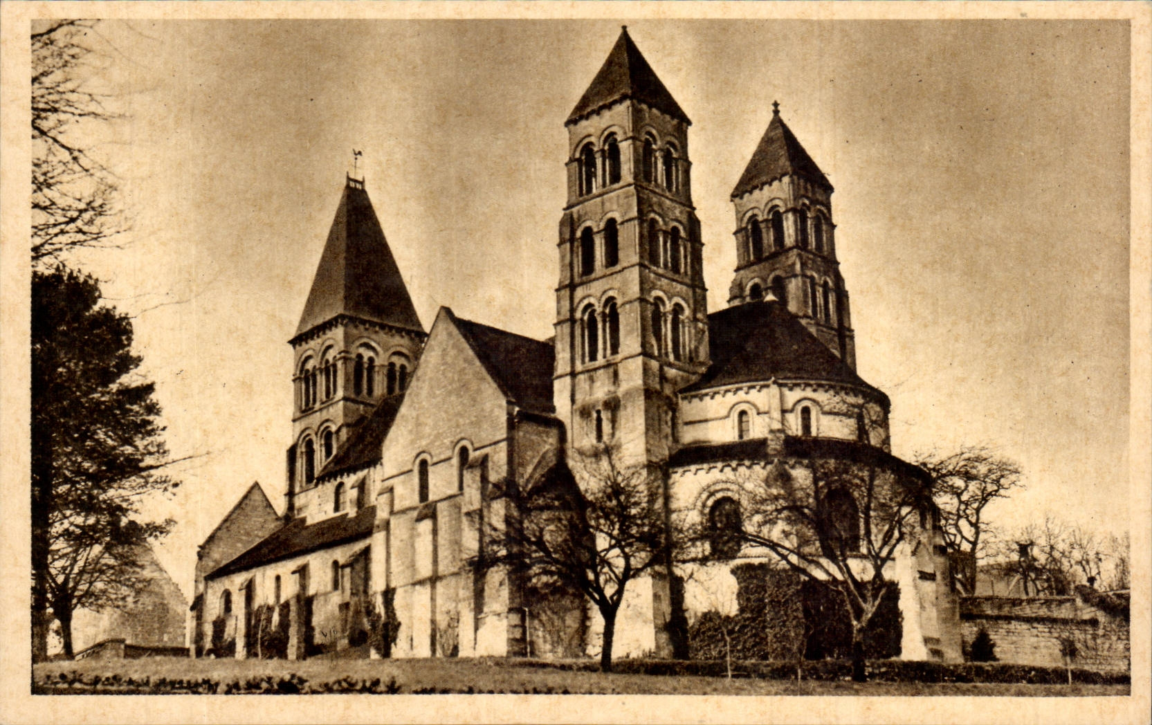 Morienval - Notre Dame Church - CPA