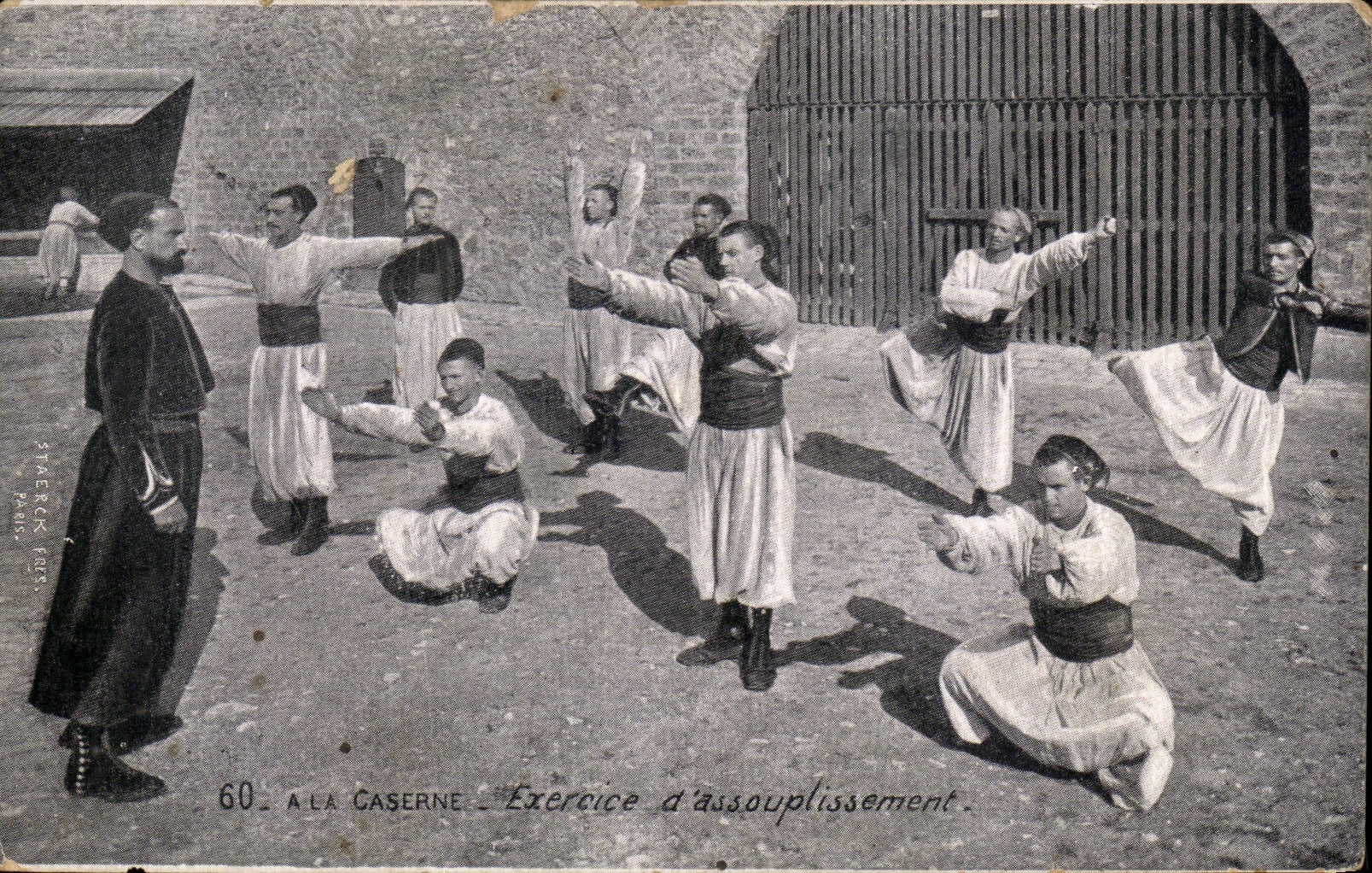 CPA Militaria With the barracks Exercise easing