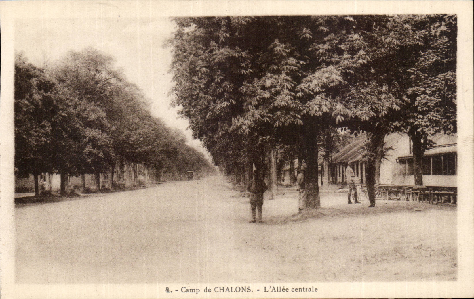 Camp of Trawl-nets - Allee Central - CPA