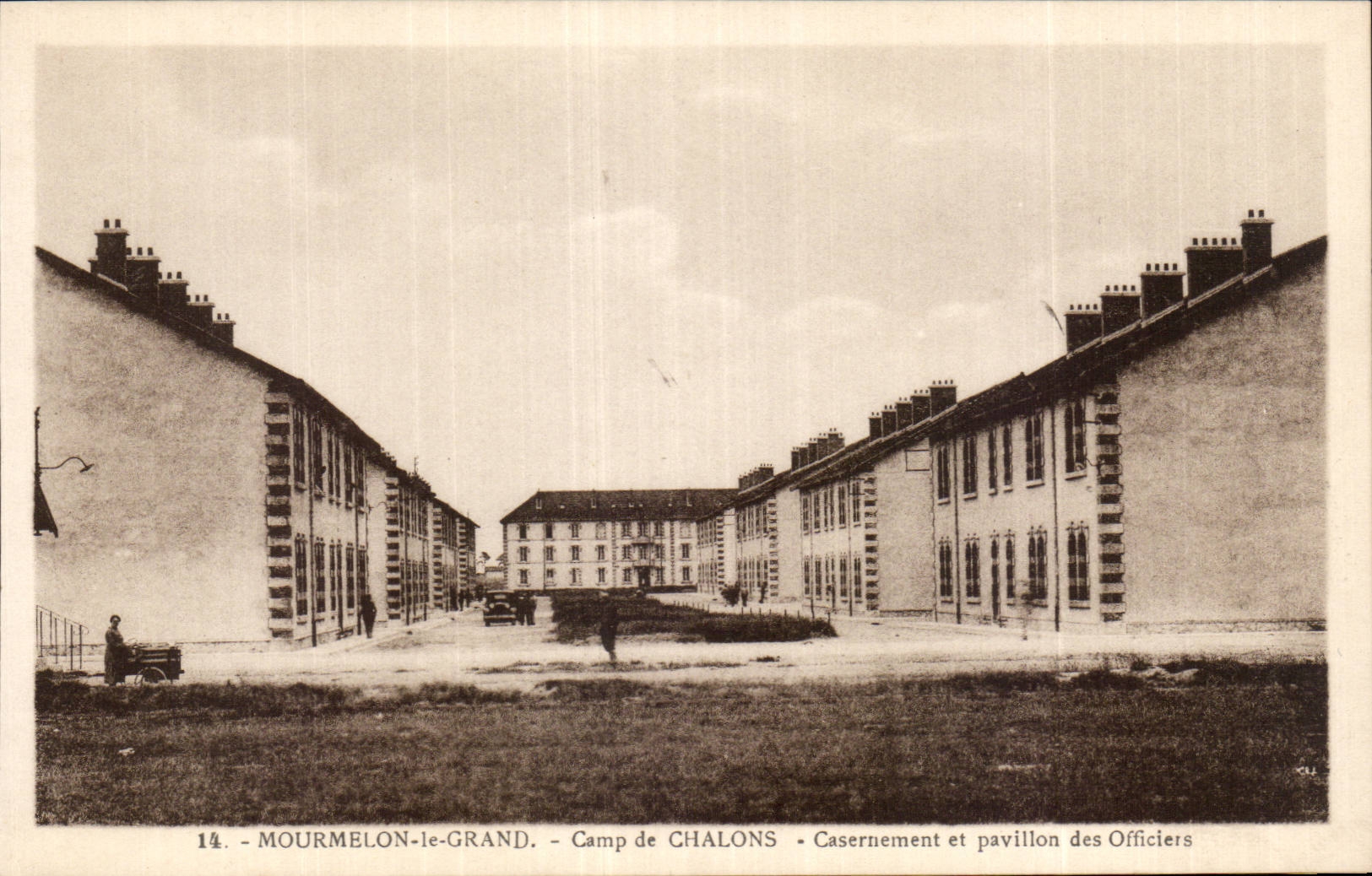 Mourmelon the Large - Camp of Trawl-nets - Militaria Quartering and Pavillon of the Officers - CPA