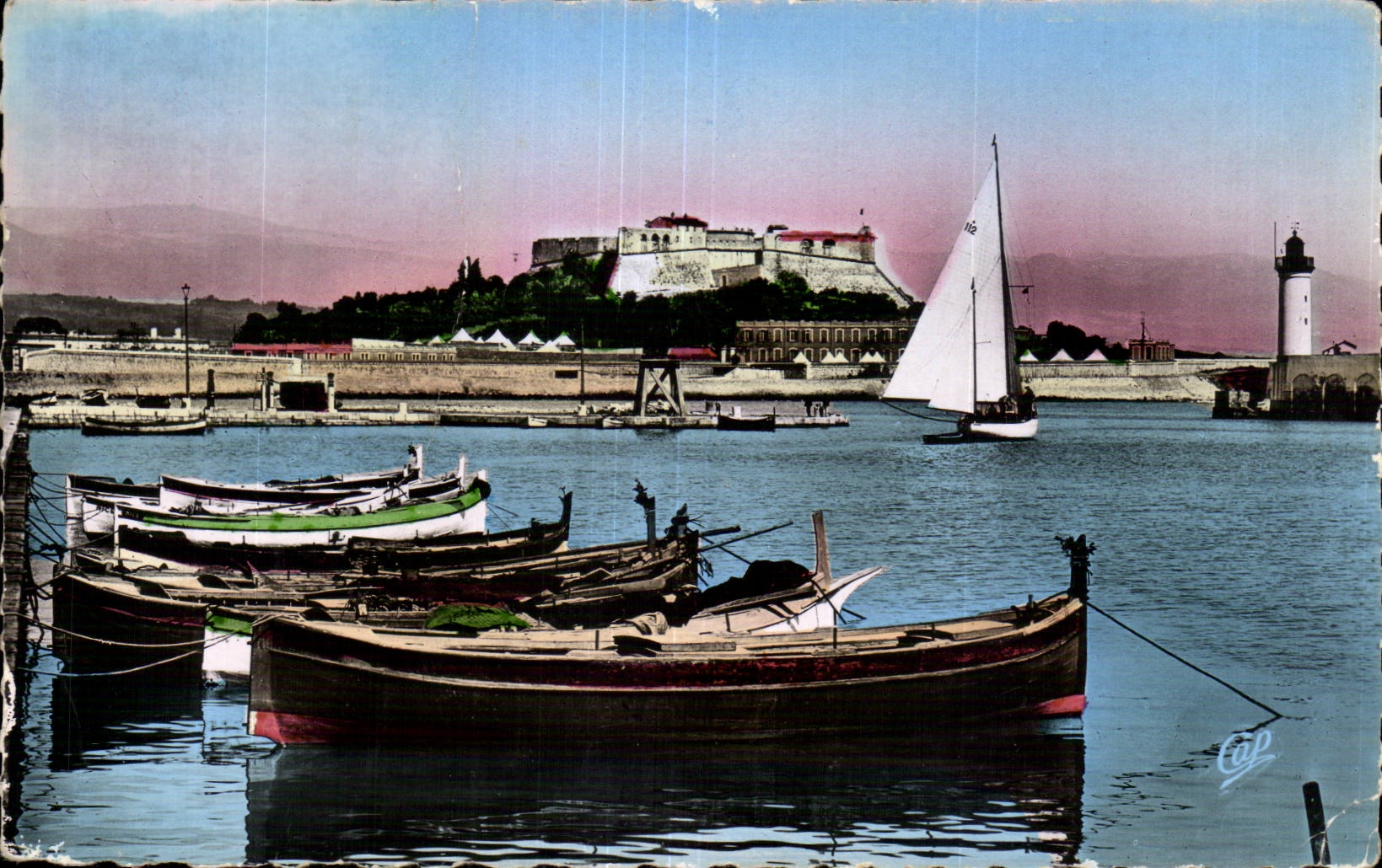 Antibes - entrada del puerto - CPA