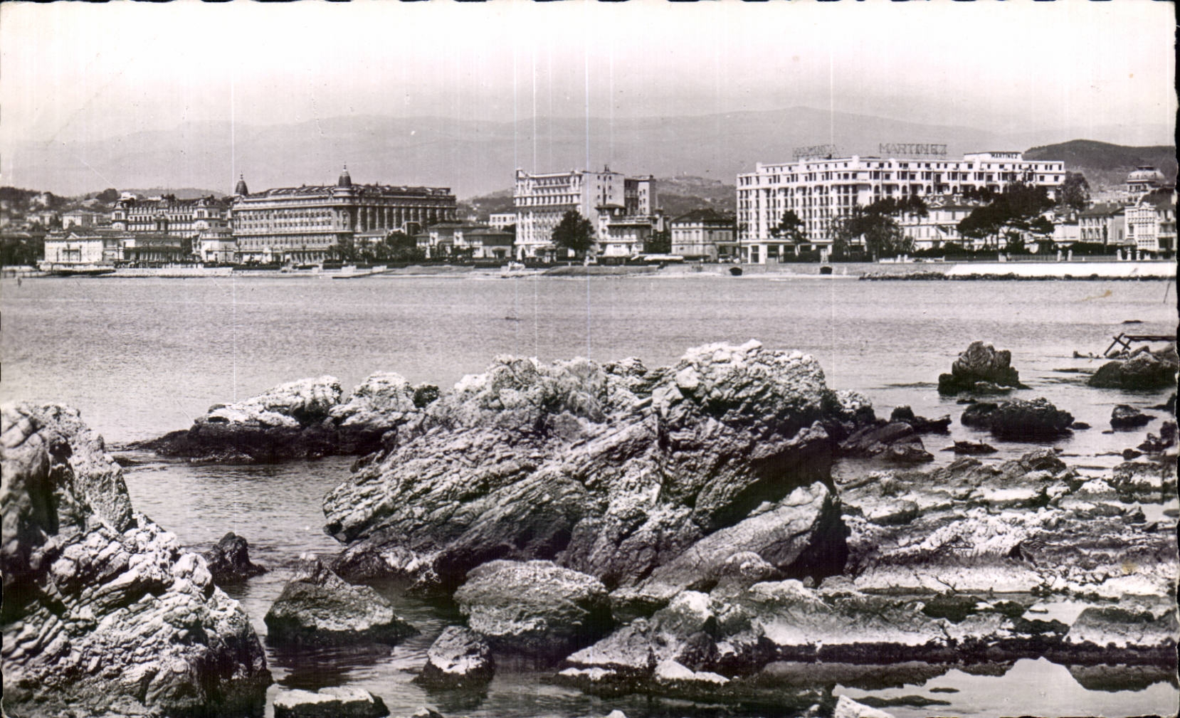Cannes - Hotels seen of the point of the Small cross - CPA
