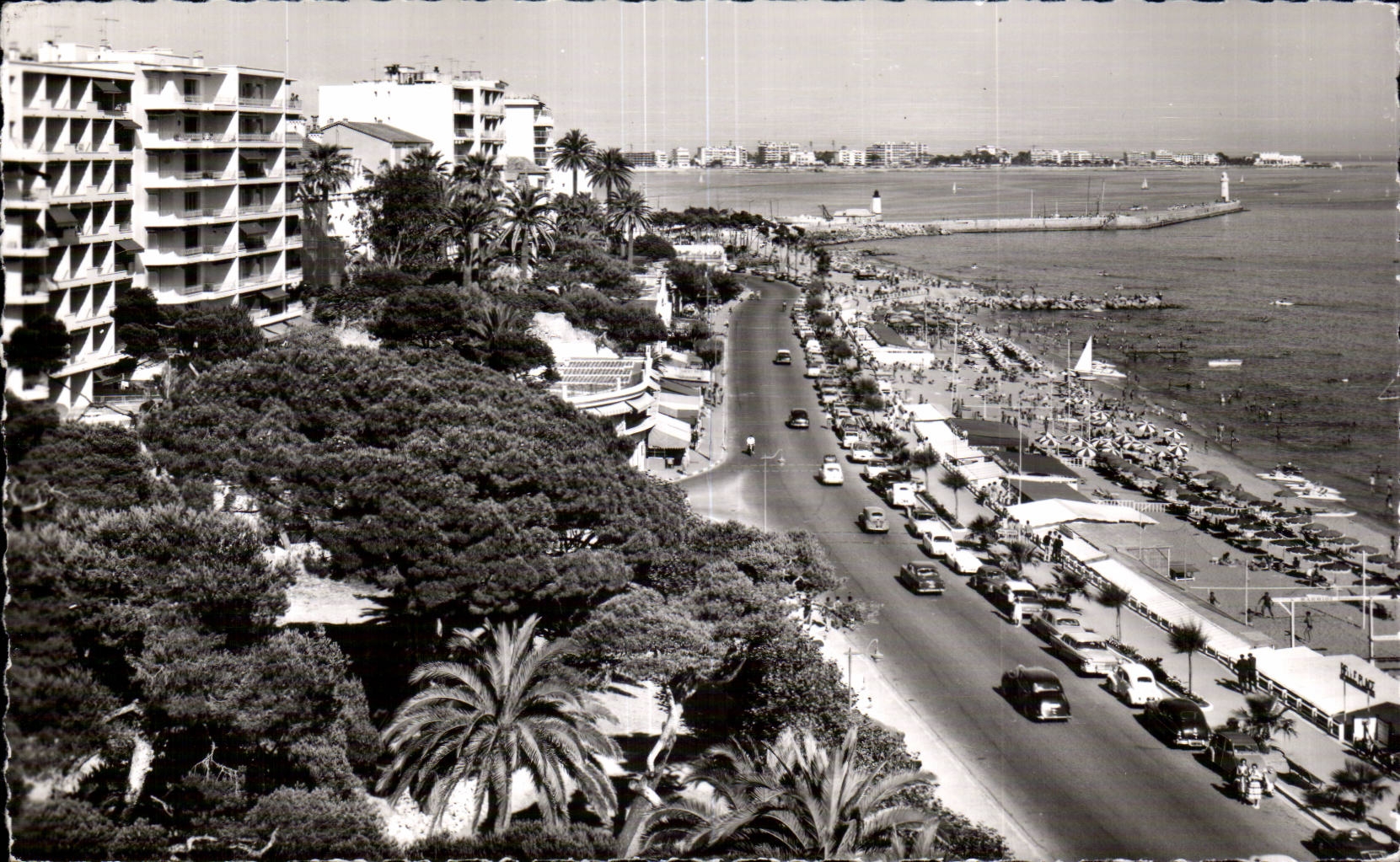 Cannes - the Beach of the South - CPA
