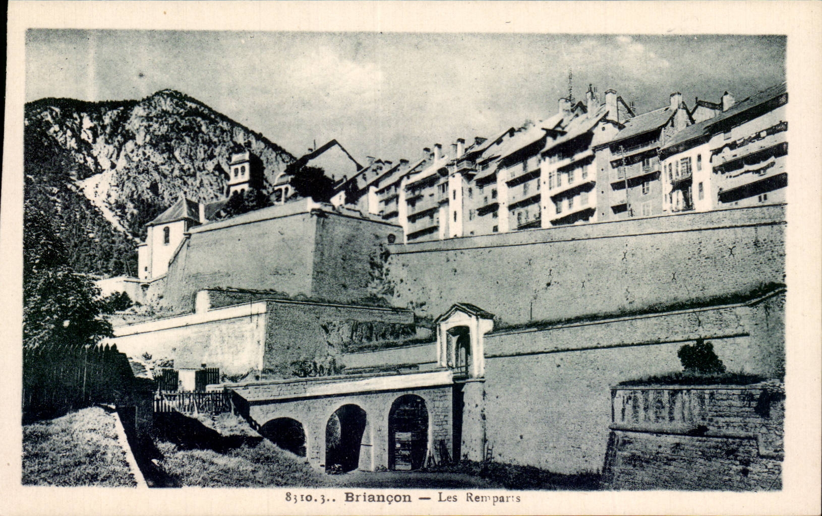 Briancon - Walls - CPA