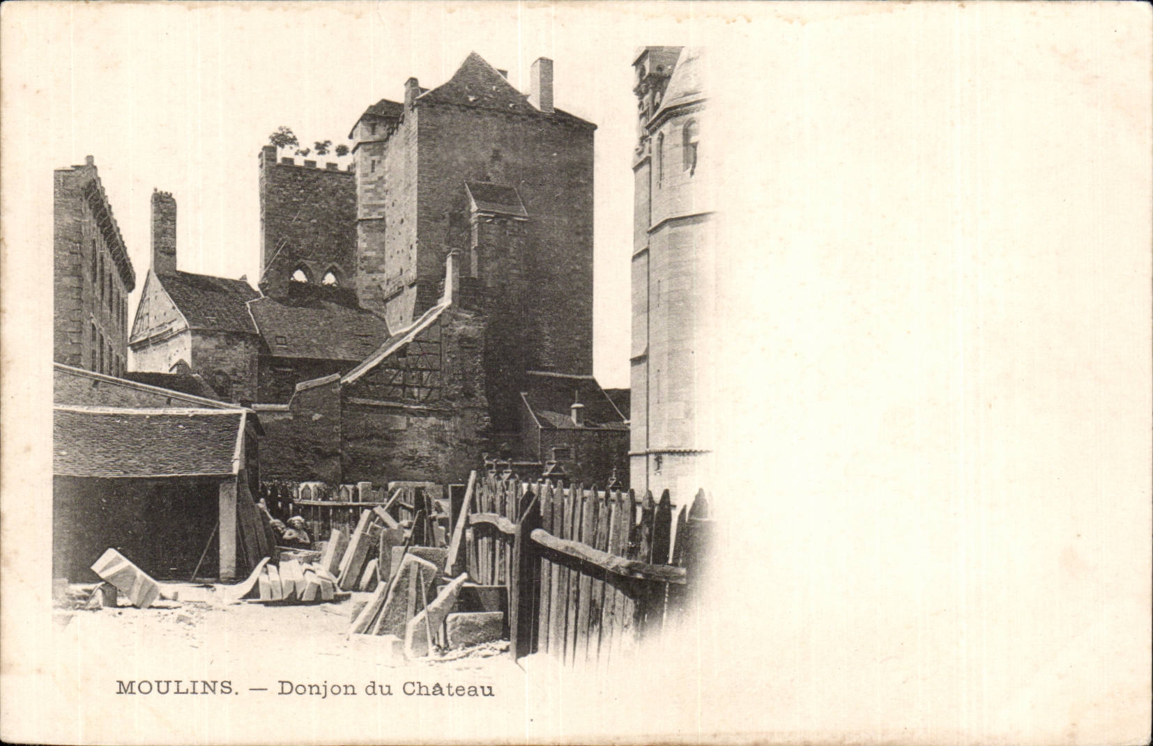 Moulins - Keep of the Castle - CPA