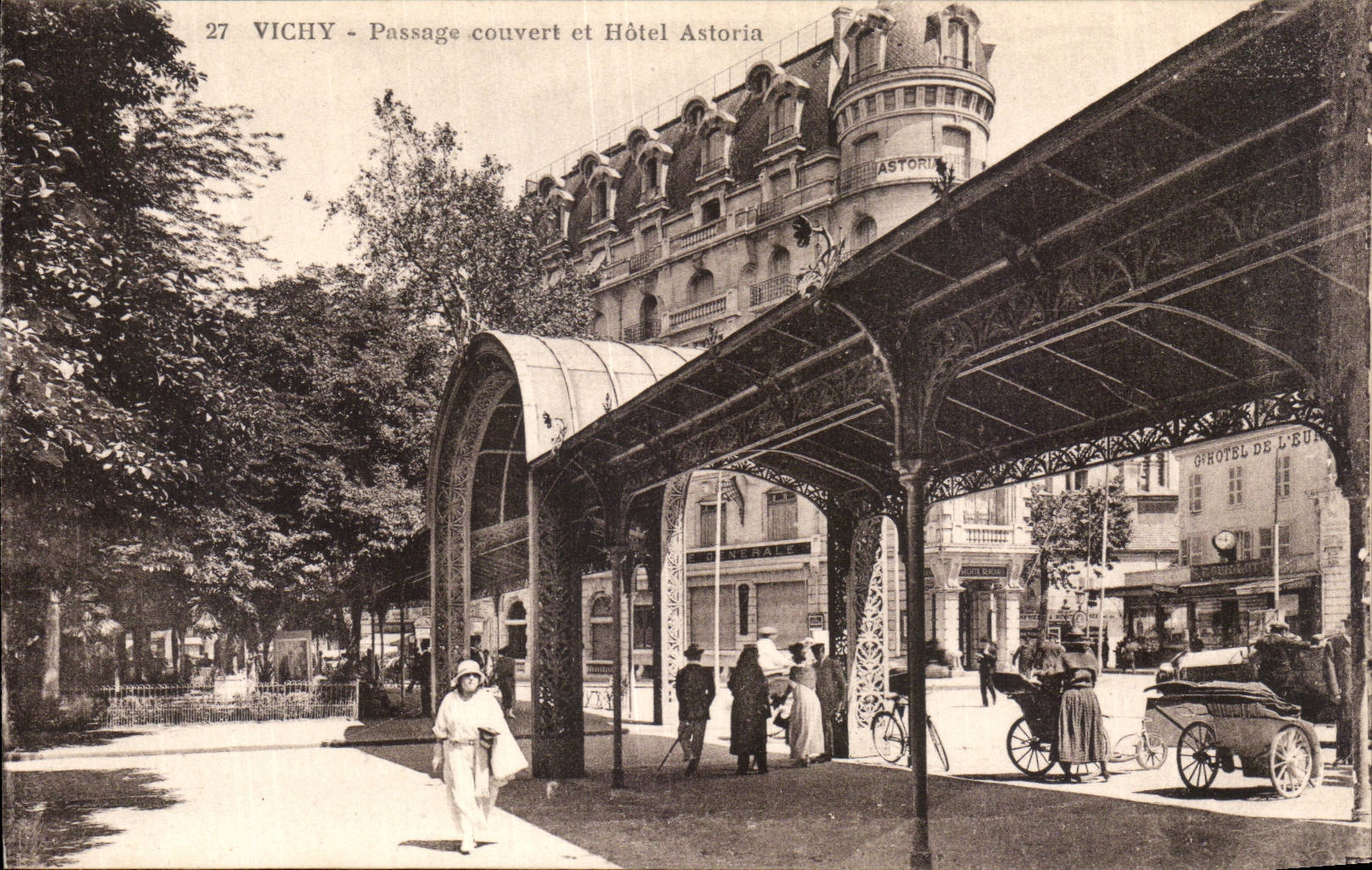Vichy - Passage Couvert - Hotel Estoria - CPA