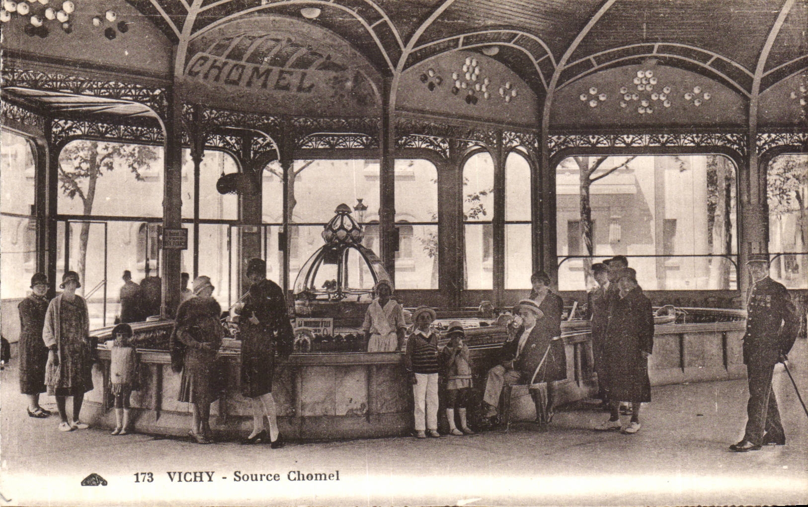 Vichy - Source Chomel - CPA