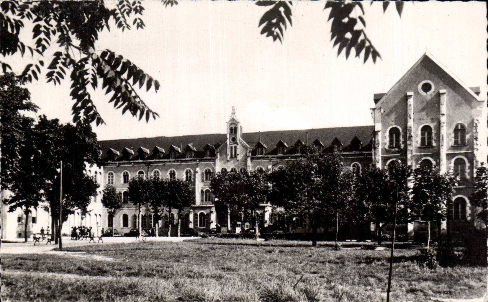 Montlucon - L Internat de Jeunes Filles - CPA