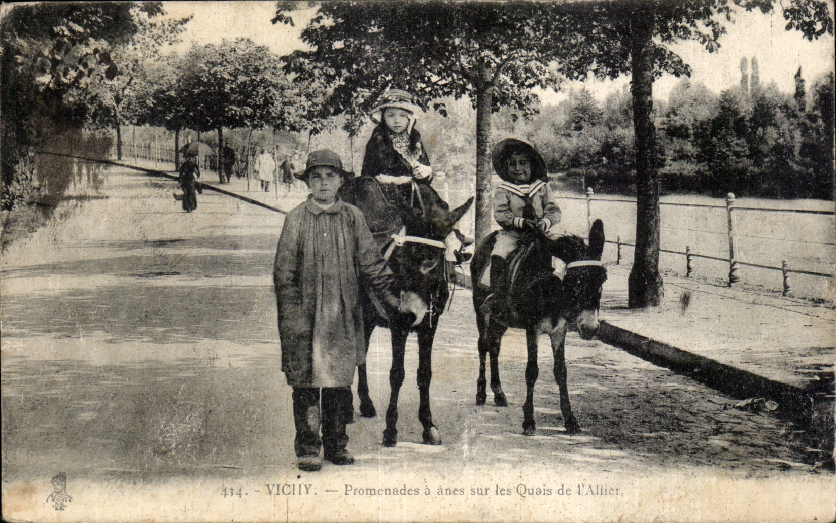 Vichy - Promenades a anes sur les Quais - donkey - CPA