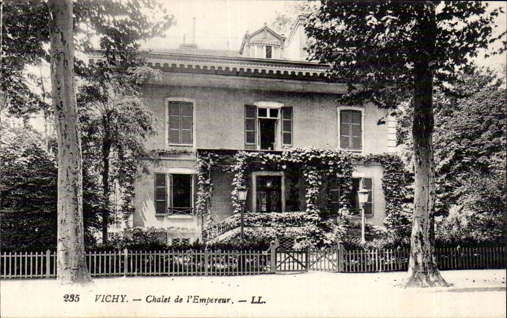 Vichy - Chalet de l Empereur - CPA