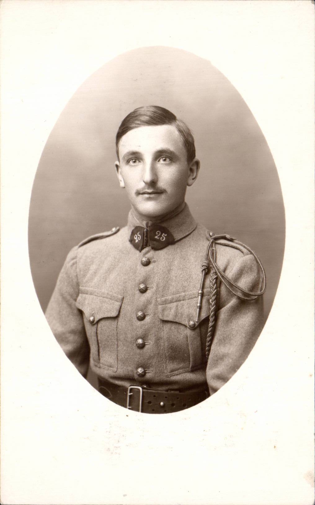 Real photo Militaria Soldier