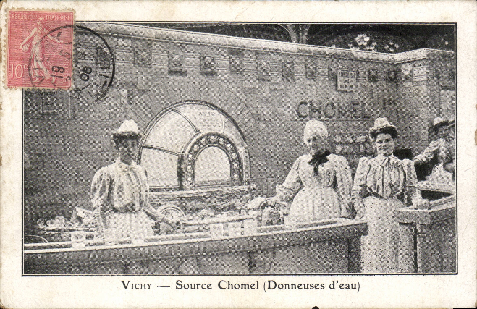 Vichy - Source Chomel - Donneuse d Eau - CPA 