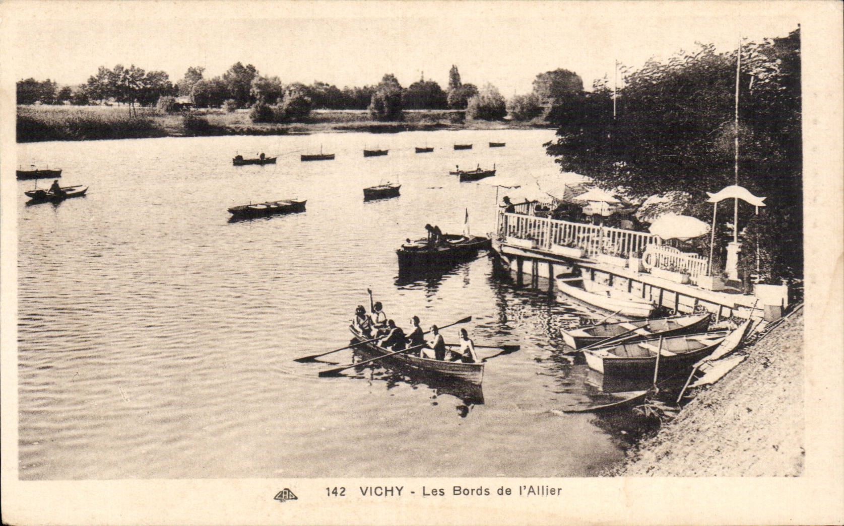 Vichy - Les Bords de l Allier - CPA 