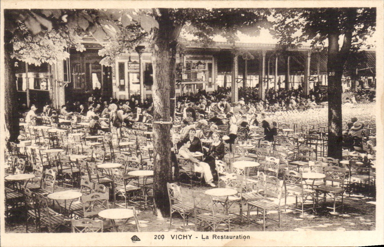 Vichy - La Restauration - CPA 