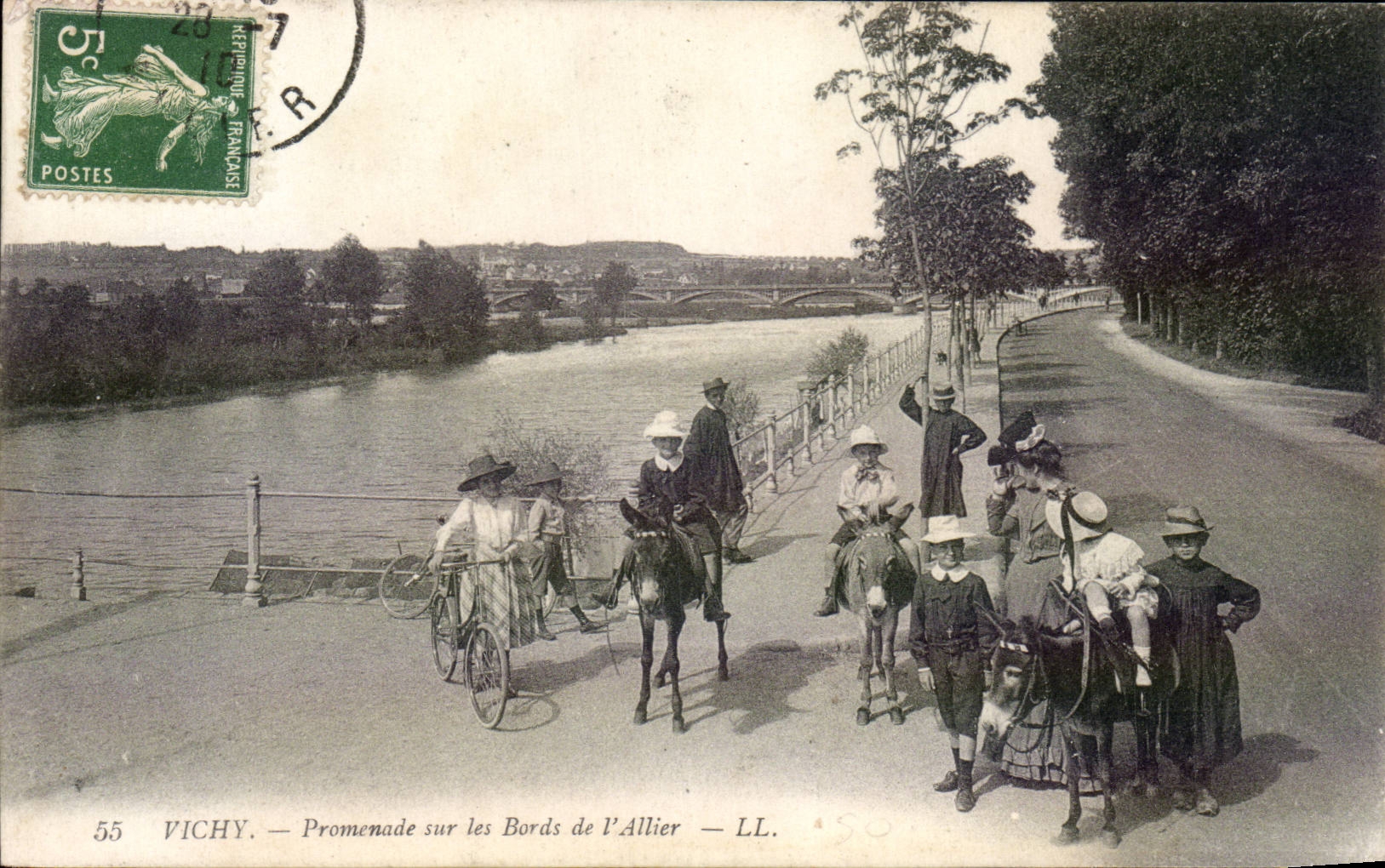 Vichy - Promenade sur les Bords de l Allier - velo - ane - donkey - CPA 