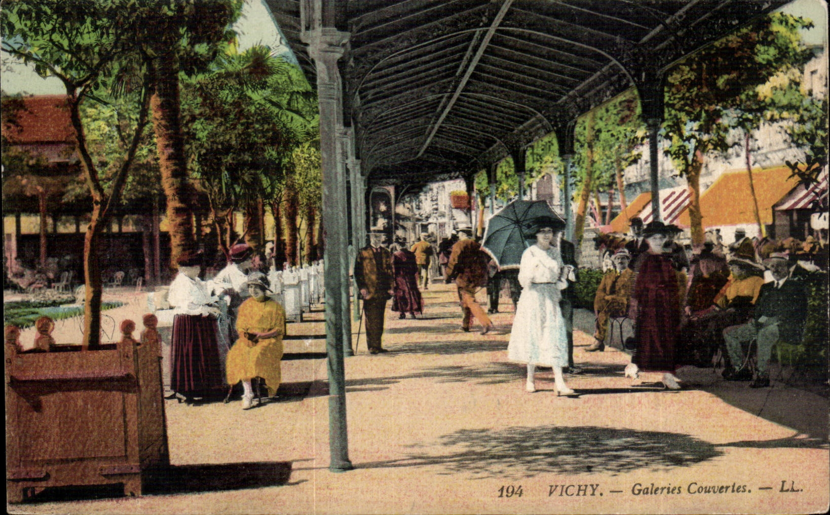 Vichy - Galeries Couvertes - CPA 