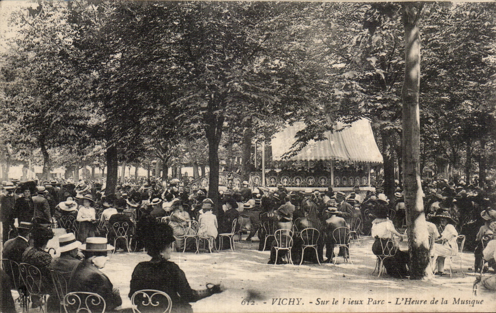 Vichy - L Heure de la Musique - CPA 