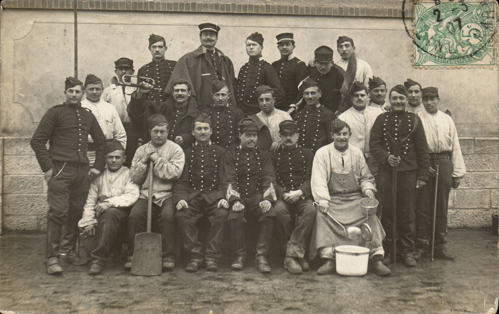 Real photo Militaria Seine Soldiers and Marne