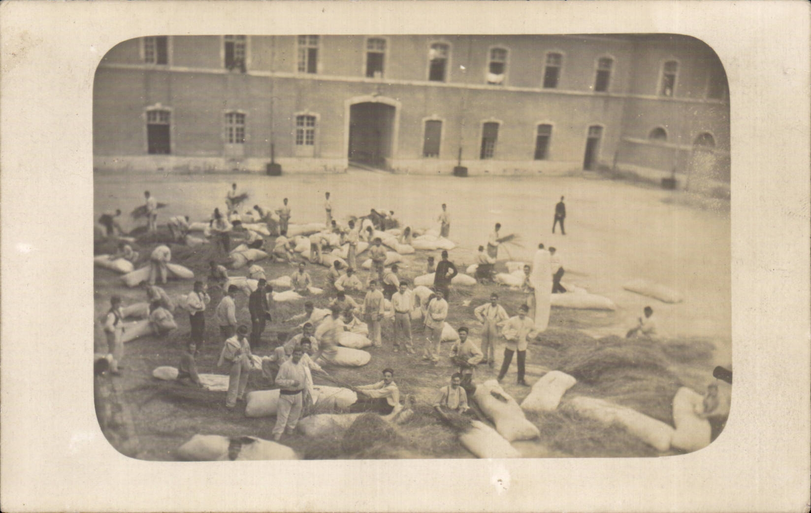 Real photo Militaria Soldiers Work in the barracks