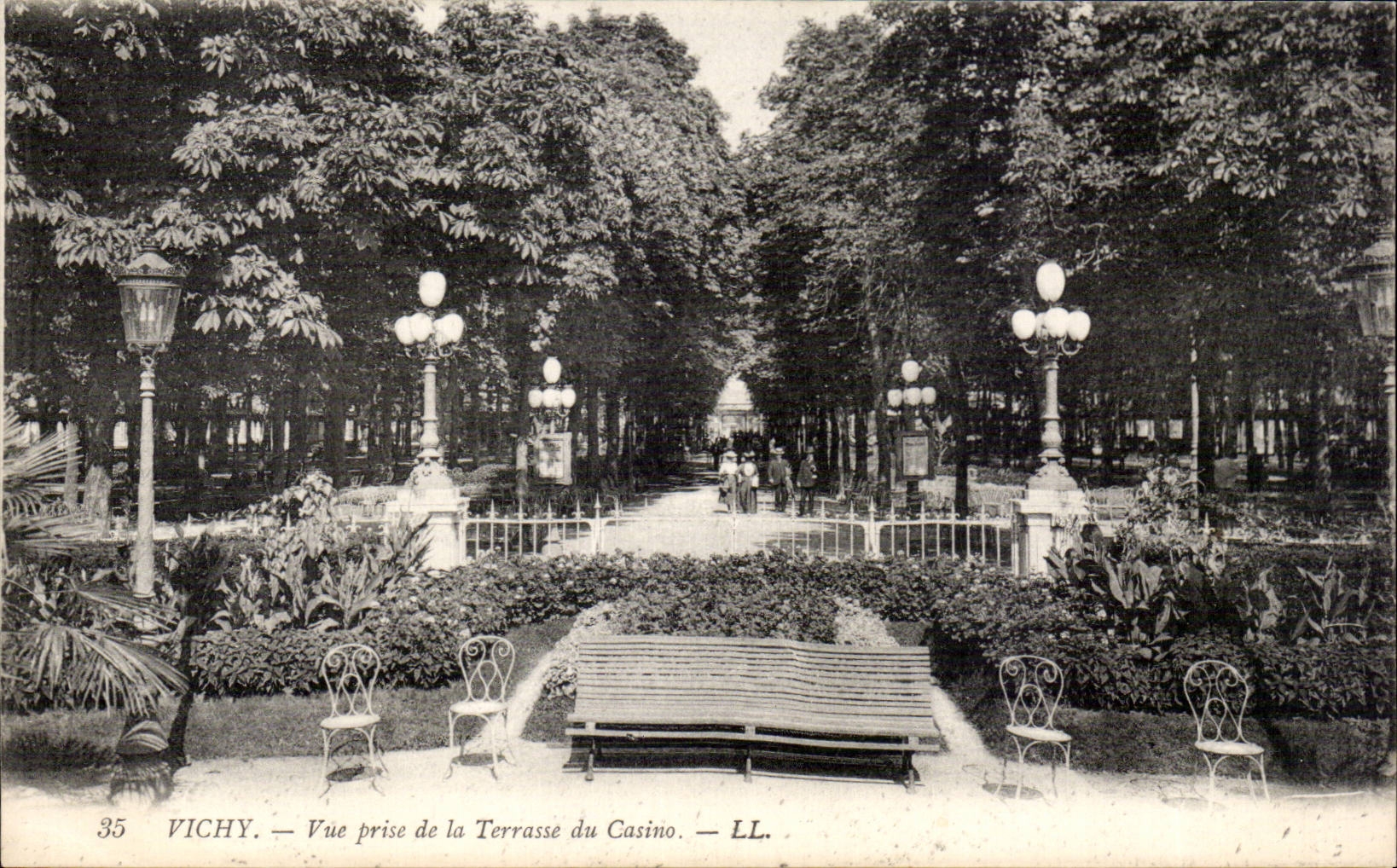 Vichy - Vue prise de la Terrasse du Casino - CPA