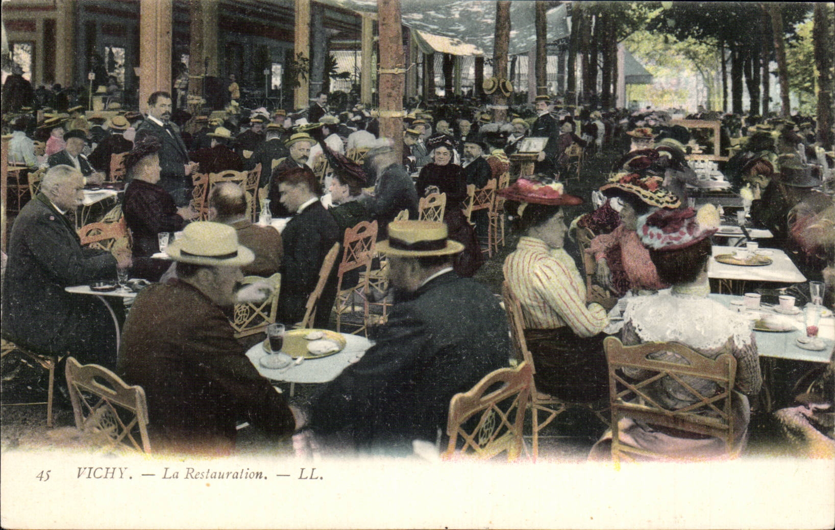 Vichy - La Restauration - CPA 