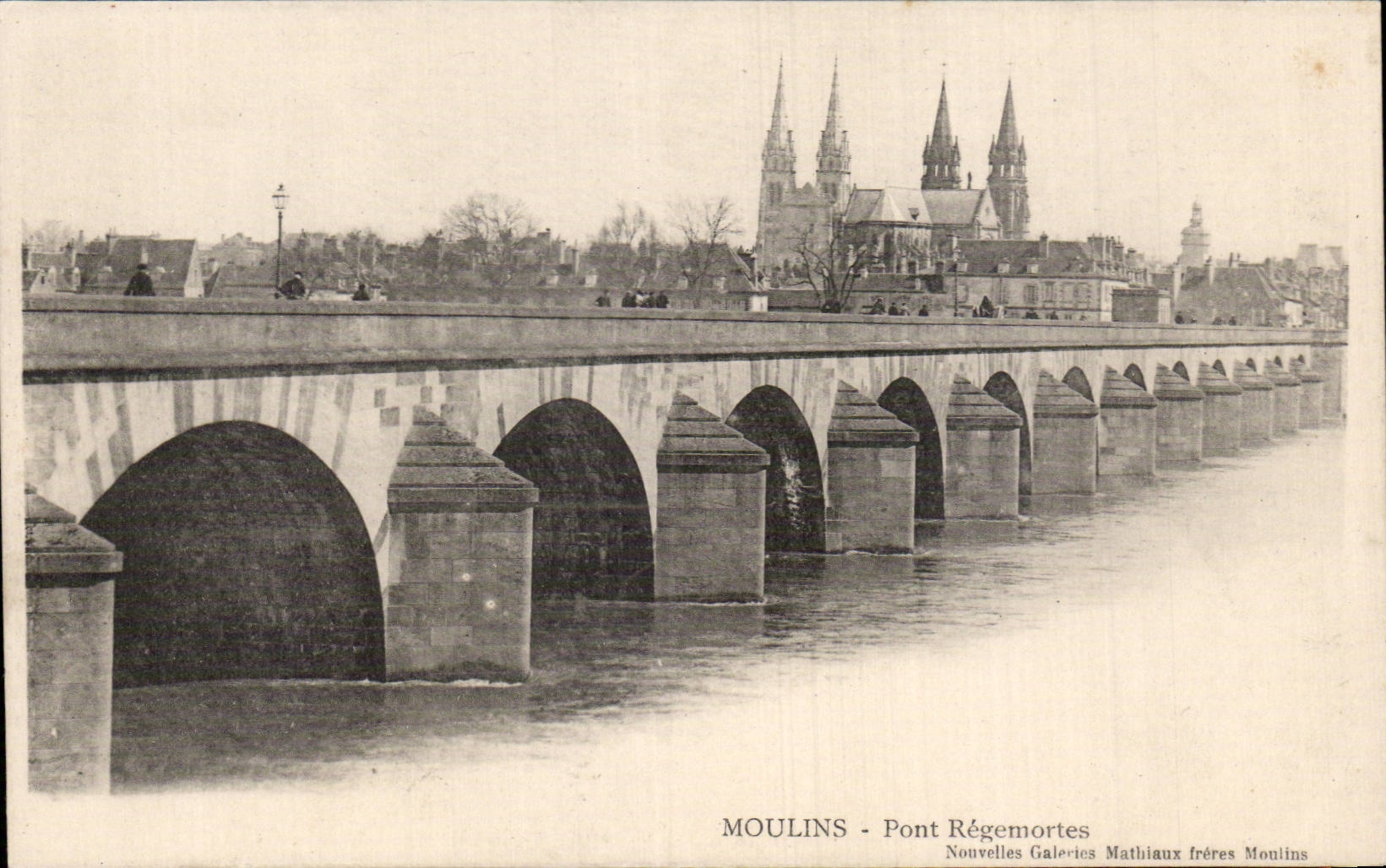 Moulins - the Regemortes Bridge - CPA