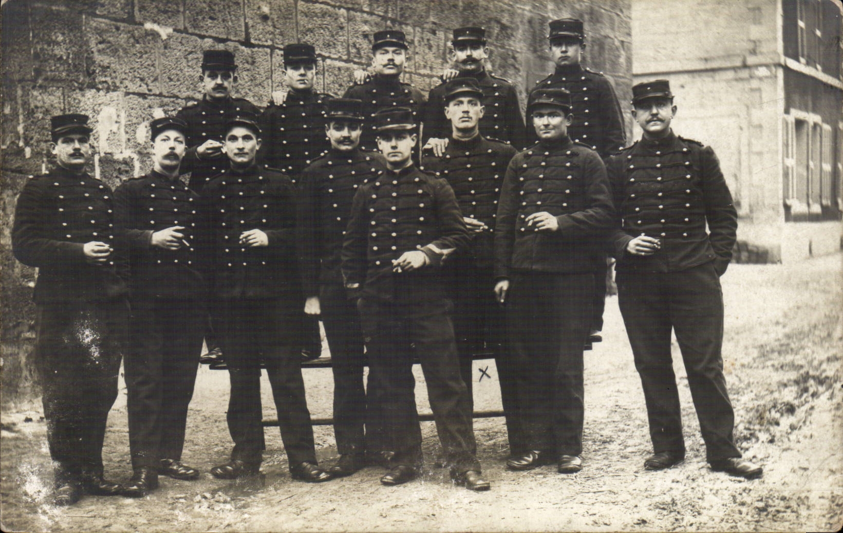 Real photo Militaria Northern Busigny Soldiers