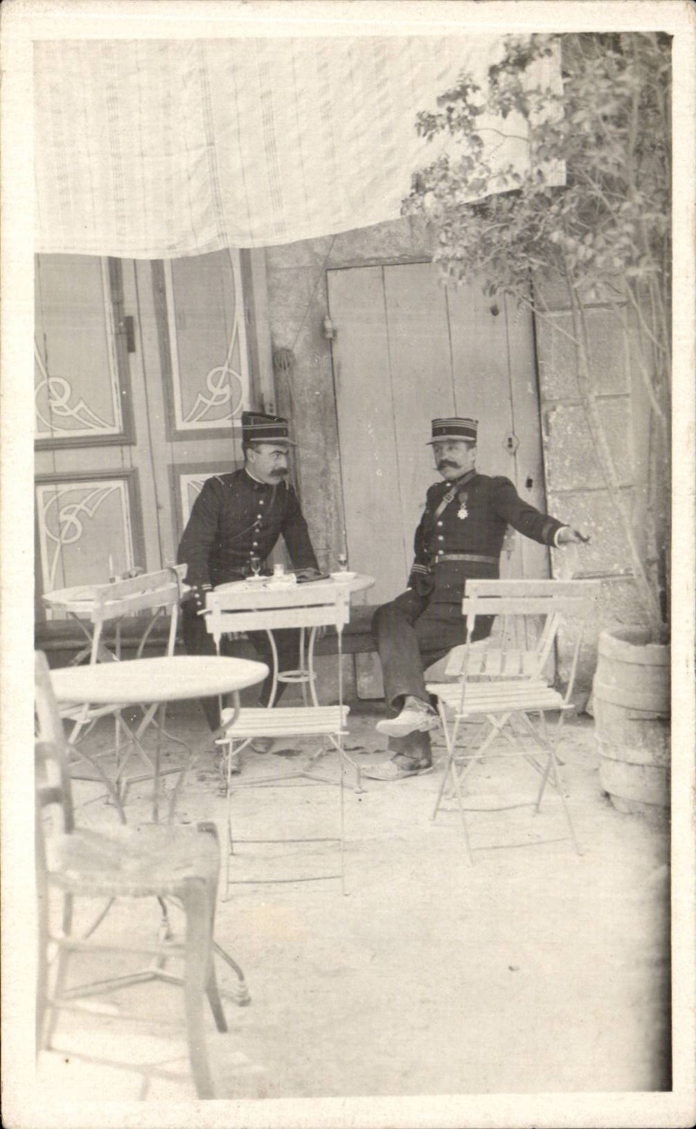 Real photo Militaria Soldiers Officers