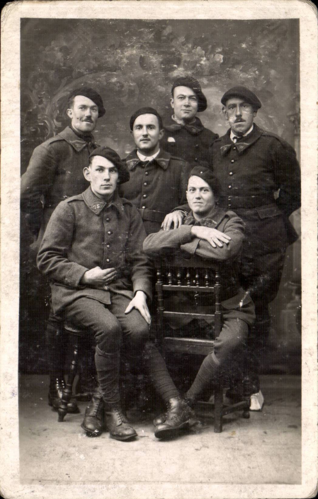 Real photo Militaria Soldats Stalag X has